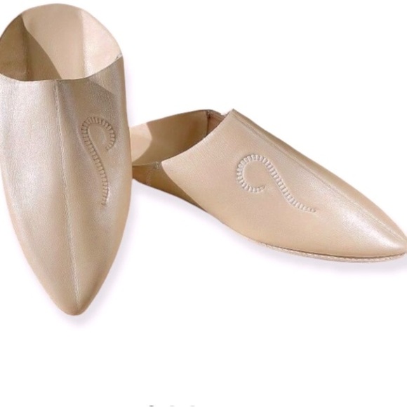 Moroccan Pointed Slippers in Ivory Unisex Size W10 M8.5 - Picture 2 of 7
